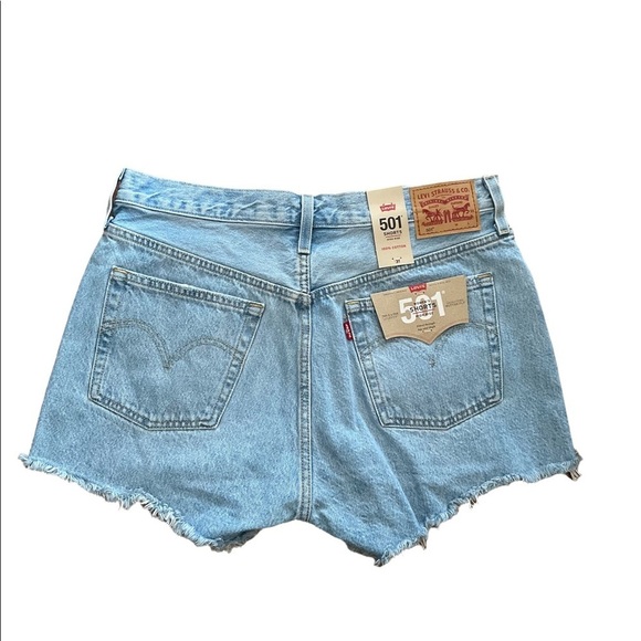 NWT Levi’s 501 Button fly light wash high rise jean shorts size 31 - Picture 4 of 5